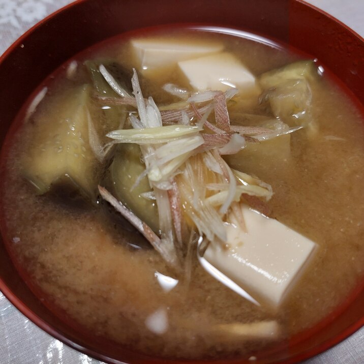 豆腐とナスとミョウガのお味噌汁
